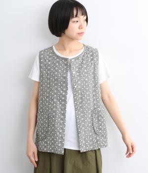 先染めコットン柄アソート花柄総刺繍入りベスト(ブラック-ML)