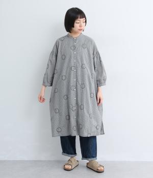 先染めコットンチェック柄アソート　前あきワンピース(ブラック-ML)