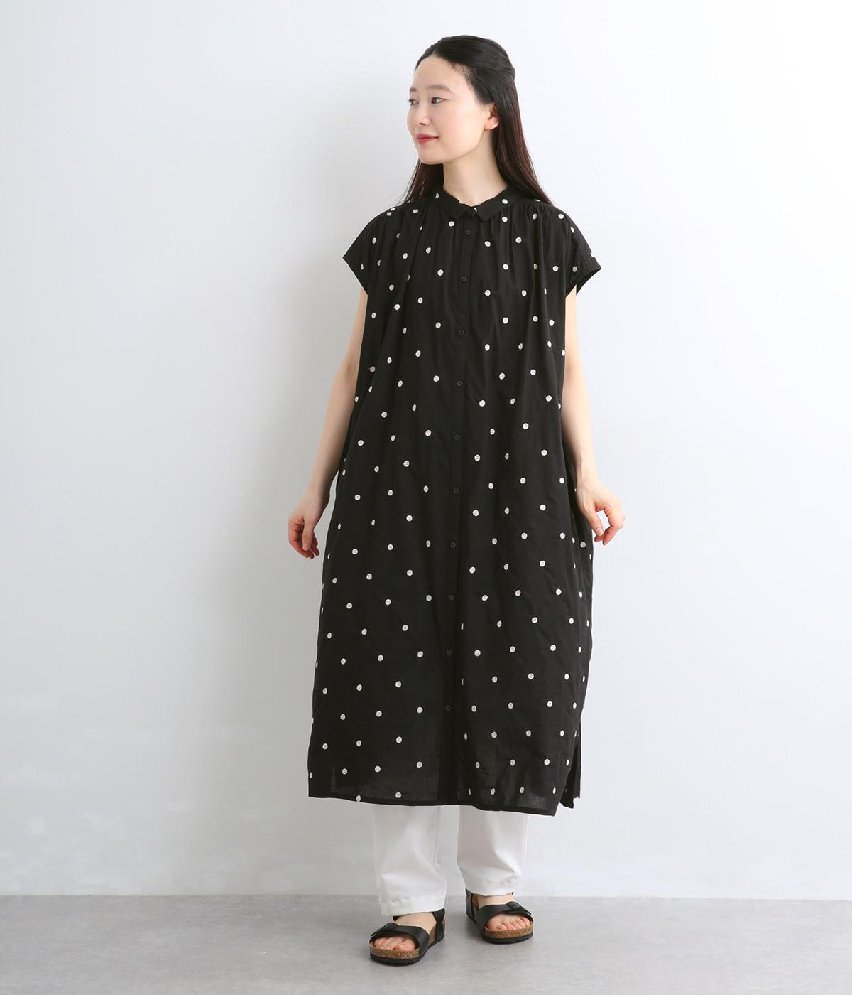 コットンキャンブリックドット刺繍上襟付きワンピース｜cloudnine