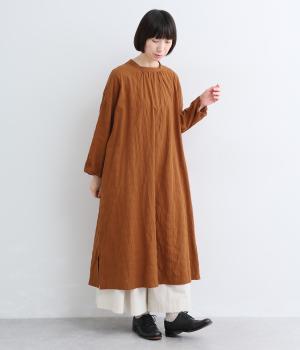 ドロップショルダーバルーン袖ギャザーワンピース（テラコッタ・ML）