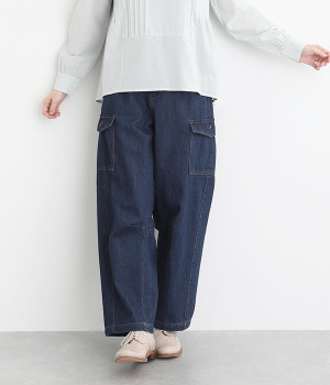 庭刺繍入りバレルカーゴパンツ