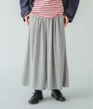 タック入りワイドパンツ