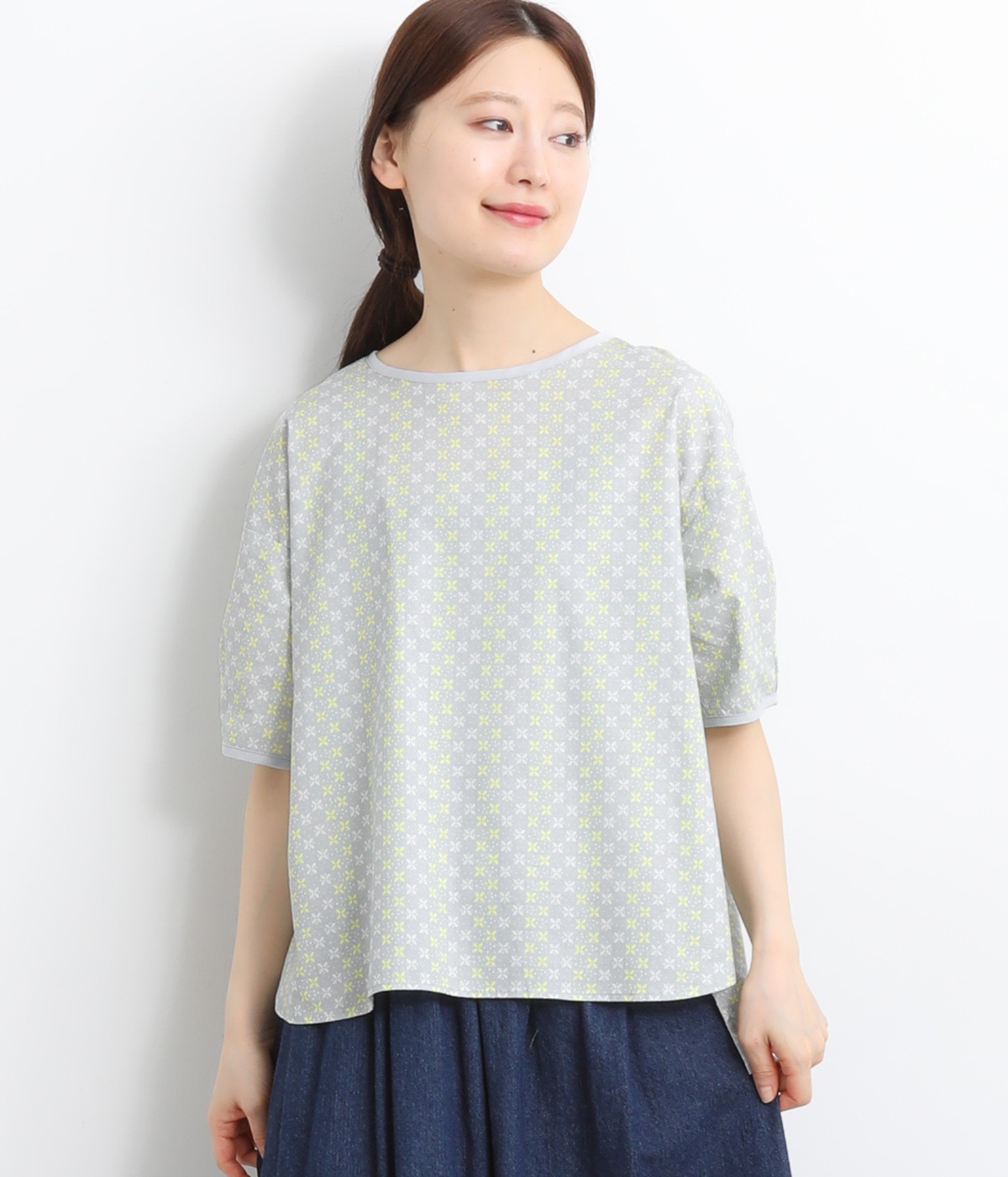 ラムネ瓶モチーフ総柄プリントプルオーバー(グレー-L)