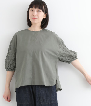 シュリンク刺繍プルオーバー