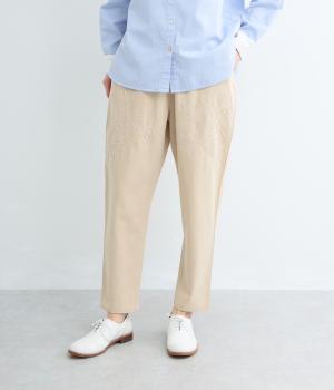 エンブロイダリーパンツ