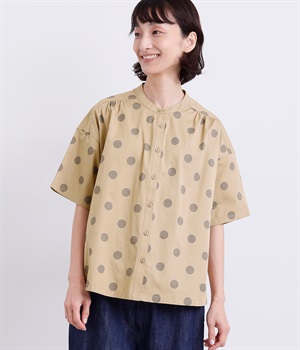 コットンドットプリントバンドカラーシャツ(ベージュ-M)