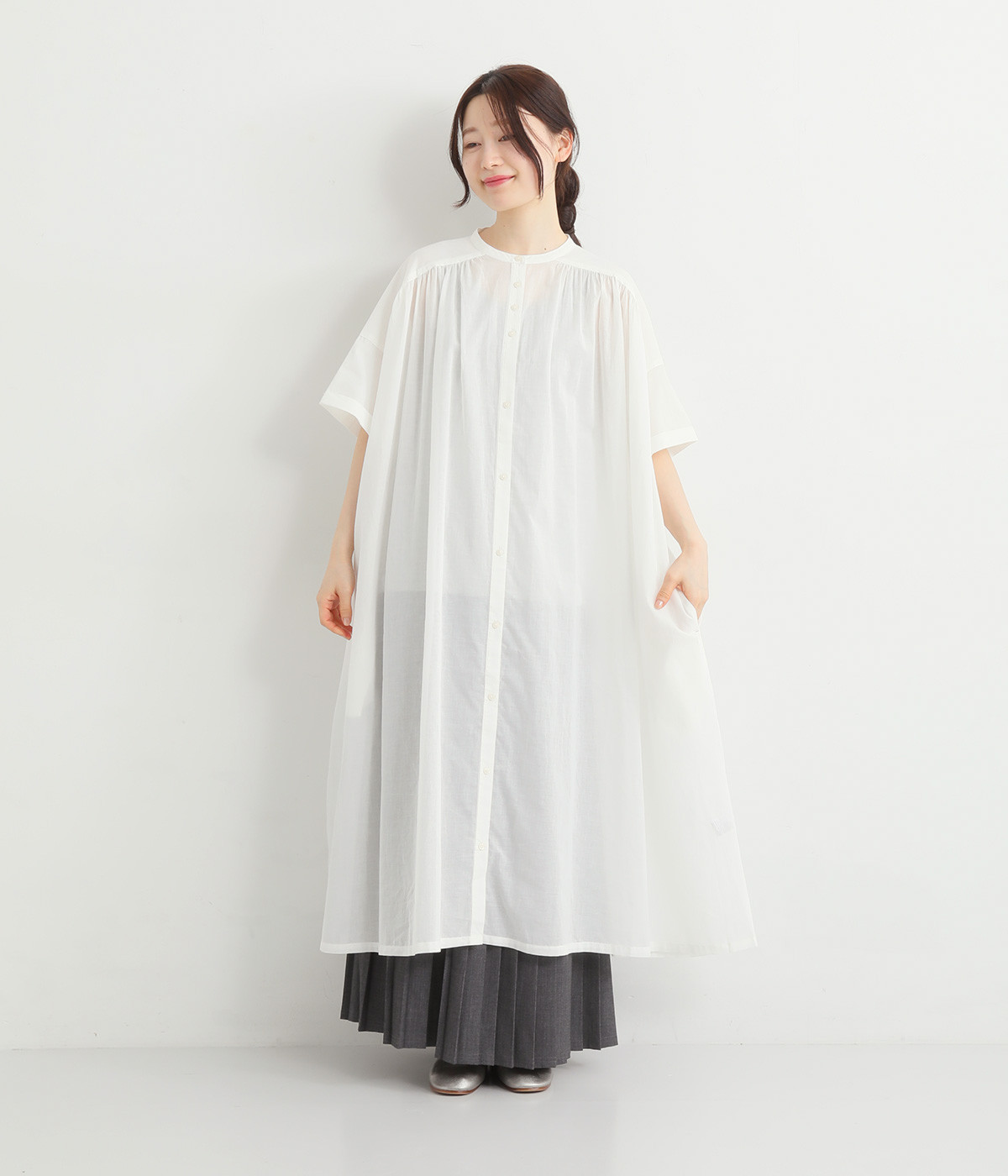 バンドカラーギャザーワンピース(オフホワイト-M)