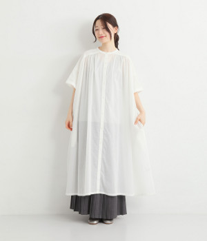バンドカラーギャザーワンピース(オフホワイト-M)
