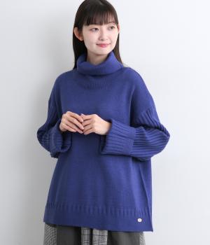 編地違いスリーブタートルプルオーバー(ブルー-M)