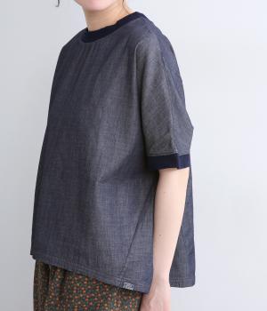 リブ使いワイドプルオーバー