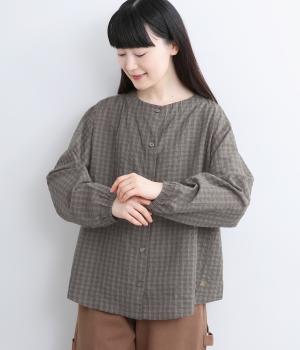 モックネックシャツ