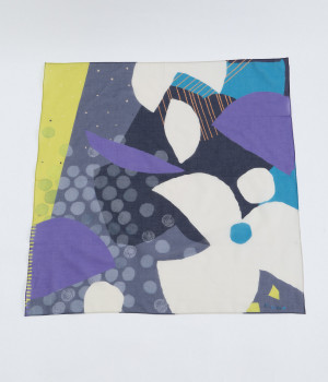 カザグルマ柄コットンスカーフ(ブルー-ONESIZE)