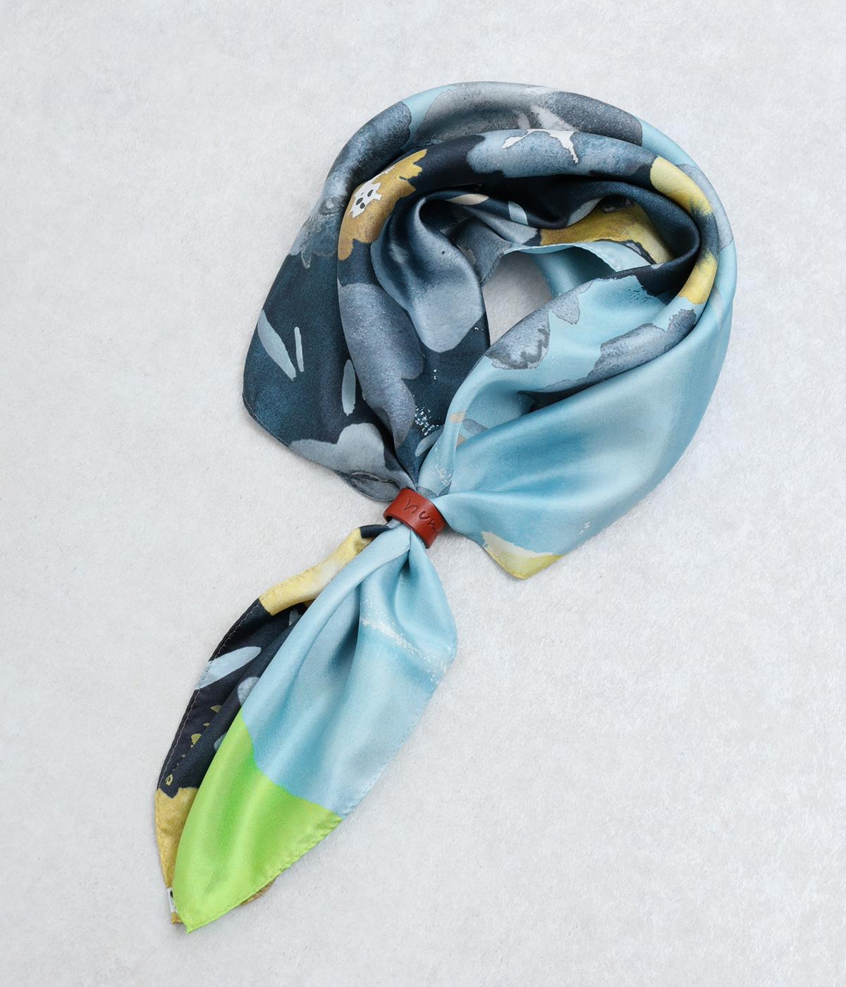 水彩フラワー柄シルクスカーフ(レザーリング付き)(ネイビー-F)