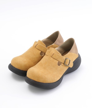 甲ベルトシューズ