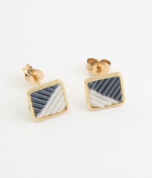 小結晶　ピアス(胡粉×利休鼠-ONESIZE)