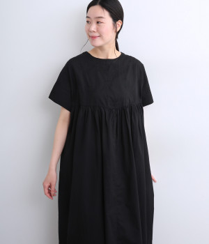 コットンポプリン　ダリア刺繍ワンピース(ブラック-ONESIZE)