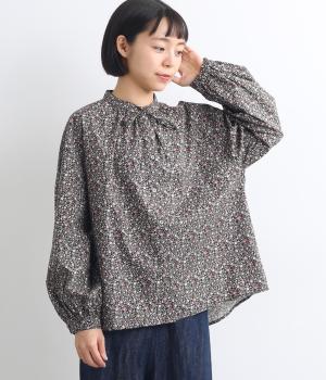 小花柄プリント　ネックリボンギャザーブラウス(ネイビー-F)