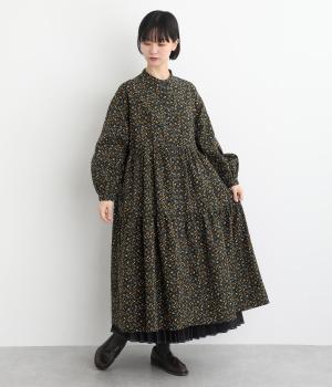 起毛フラワープリント　ティアードワンピース(ブラック-F)