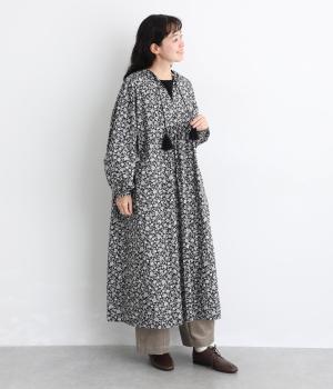 フラワープリント　キーネックワンピース（ブラック・F）