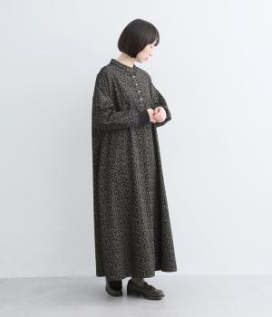 花柄コーデュロイ　ヘンリーネックワンピース（ブラック・F）