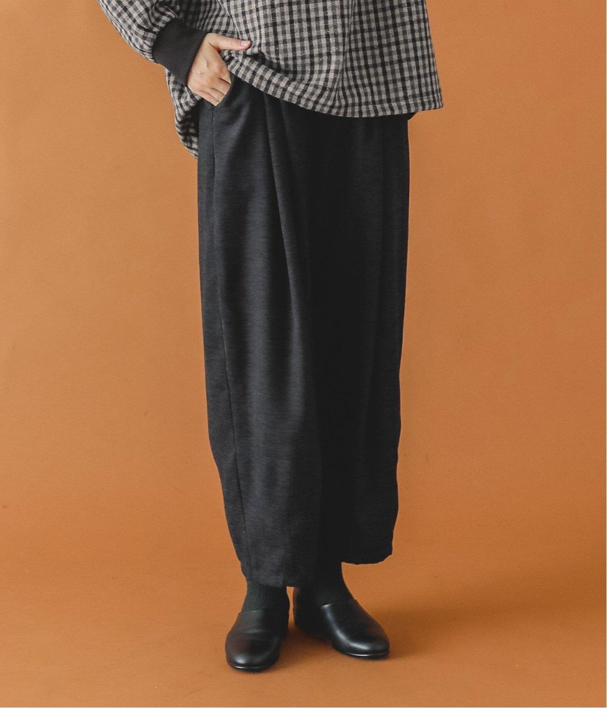 ニュアンスモールクロス裾ダーツランタンパンツ(クロ-F)