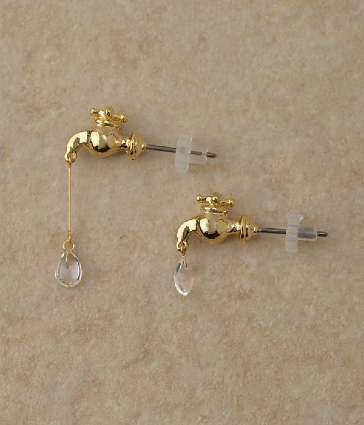 蛇口のピアス(ゴールド-ONESIZE)