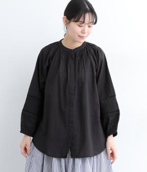 コットンリネンキャンブリックはしごレース×ピンタック比翼ブラウス(クロ-L)