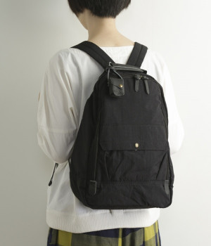 ウォッシュドナイロンリュック(ブラック-ONESIZE)