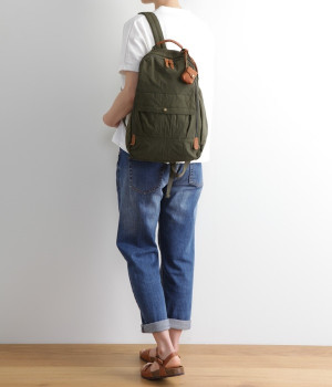 ウォッシュドナイロンリュック(ダークカーキ-ONESIZE)