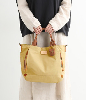 ナイロングログランカウレザー2WAYトート(ベージュ-ONESIZE)