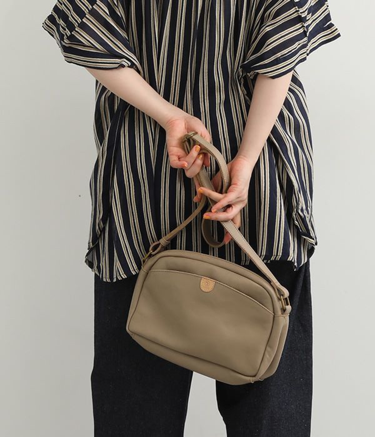 カウレザーミニショルダーバッグ(グレーベージュ-ONESIZE)