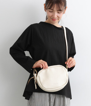 カウレザー オーバルショルダー(アイボリー-ONESIZE)