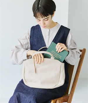 カウレザー　アーチトート(アイボリー-ONESIZE)