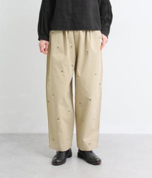 フラワー刺繍タックパンツ(グレージュ-F)