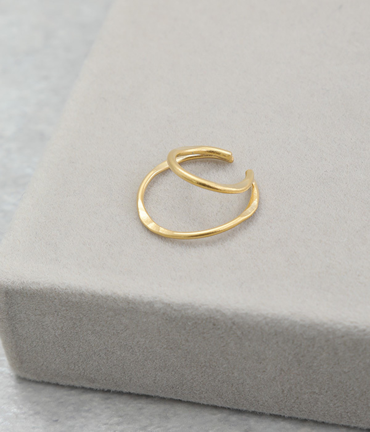 フロウライン　ツインイヤカフ(ゴールド-ONESIZE)