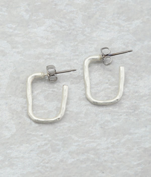 スクエアフープ　ピアス