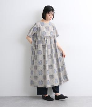 コットンパッチワーク後ろボタンチェックワンピース(ベージュ-ONESIZE)