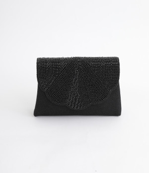 スカラップ 手刺繍ビーズクラッチバッグ(ブラック-ONESIZE)