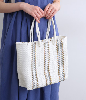 手編みのメルカドバッグ　ストライプ　M(ホワイト-ONESIZE)