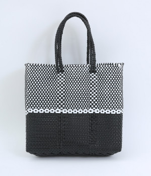 手編みのメルカドバッグ　バイカラー　M(ブラック×ホワイト-ONESIZE)