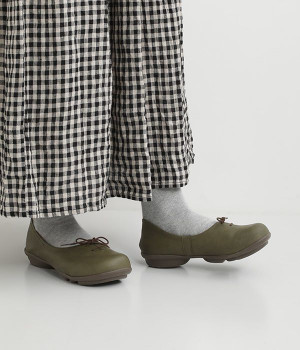 リボンフラットシューズ