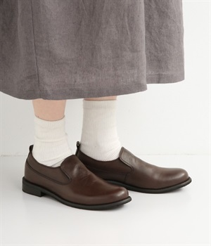 牛革フラットシューズ