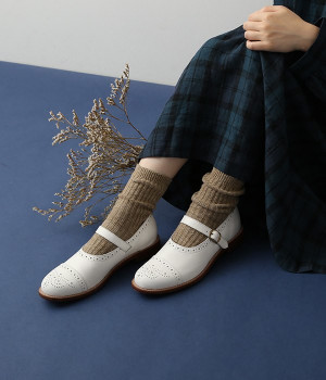 メダリオンストラップシューズ(ホワイト-36)