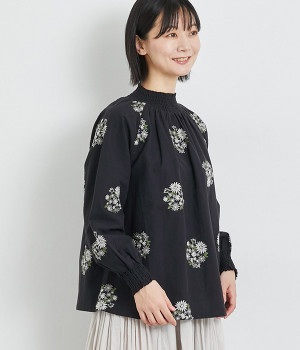 フラワー刺繍シャーリングプルオーバー(ブラック-ONESIZE)