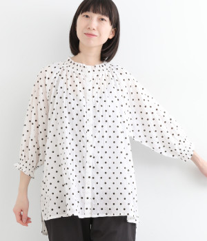 シャーリングドットラグランブラウス(オフホワイト-ONESIZE)