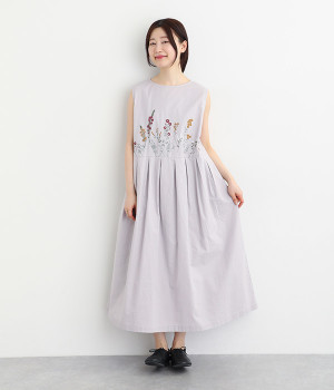 コットンリネン平織パーツ刺繍スリーブレスワンピース(グレイッシュピンク-ONESIZE)