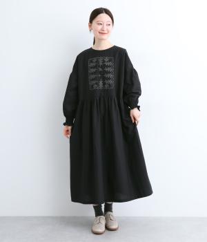 コットンリネンレース刺繍切替ワンピース(ブラック-ONESIZE)