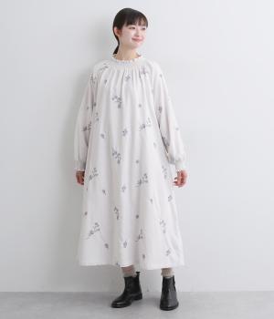 コットン花刺繍シャーリングワンピース