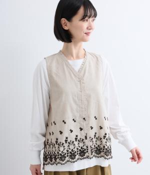 コットンリネンスカラ刺繍フリルベスト(ナチュラル-F)
