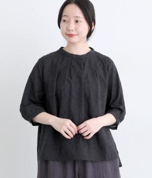 コットンドット刺繍　タックプルオーバー(ブラック-F)